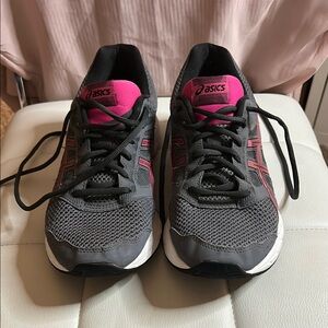 Asics Gray and Pink Athletic Shoes with Breathable Mesh ZIZE 9.5